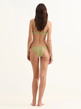 Load image into Gallery viewer, Alva Petit Triangle Alligator - Alligator