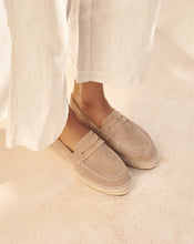 Load image into Gallery viewer, Suede Boat-Shoes Hamptons Vi - Vintage Taupe