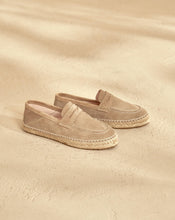 Load image into Gallery viewer, Suede Boat-Shoes Hamptons Vi - Vintage Taupe