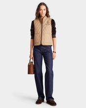 Load image into Gallery viewer, Vendome Quilted Vest  - Beige Chocolate
