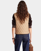 Load image into Gallery viewer, Vendome Quilted Vest  - Beige Chocolate
