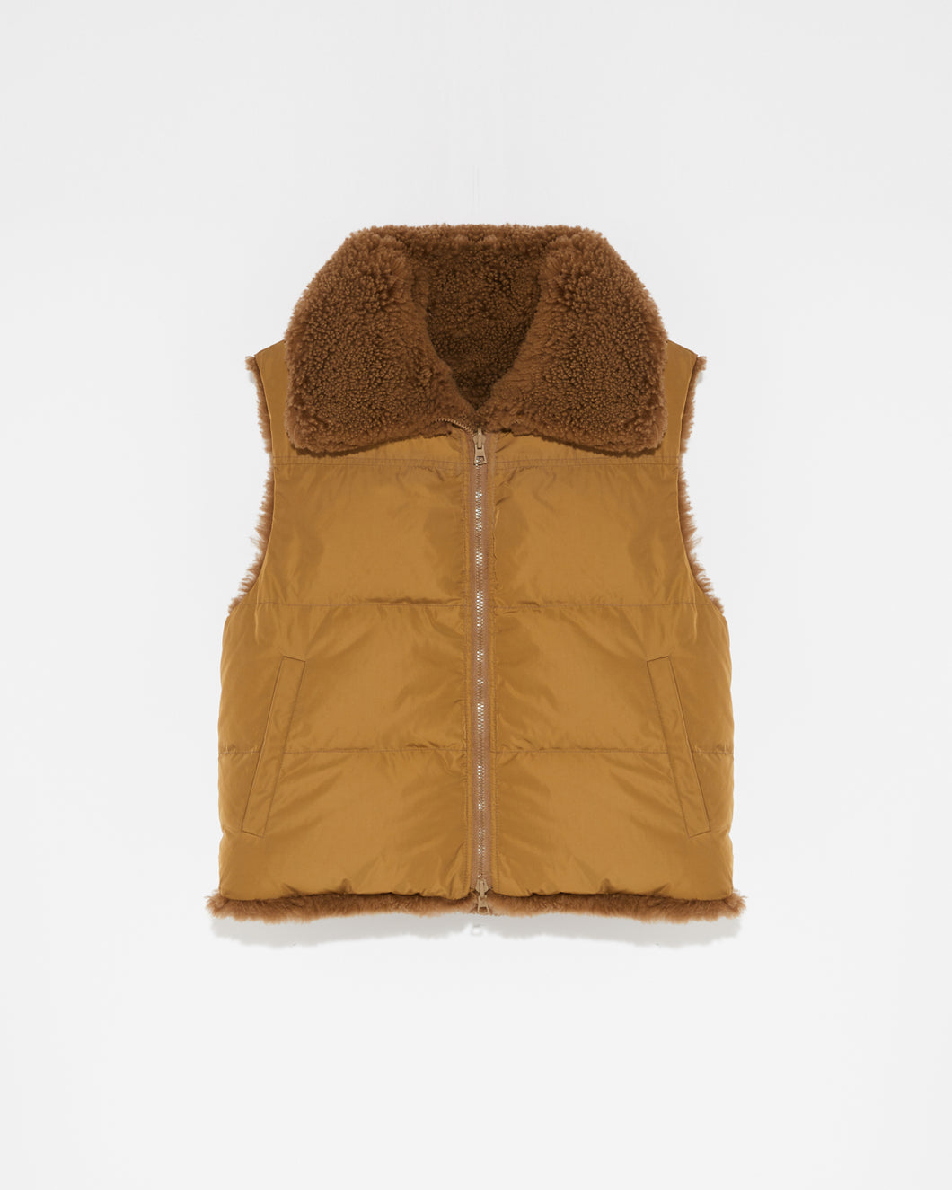 Vest Technical Fabric/Lamb  - Nuts