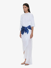 Load image into Gallery viewer, Bandana Scarf Pareo Tee - White Indigo Bandana Print
