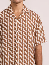 Load image into Gallery viewer, Roberto Linen Shirt S/S Listra Print - Brown
