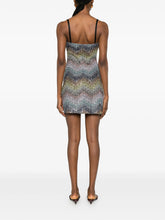 Load image into Gallery viewer, Zigzag Sleeveless Short Dress - Black
