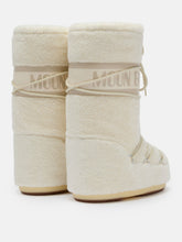 Load image into Gallery viewer, Icon Cream Fleece Boots
