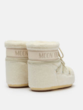 Load image into Gallery viewer, Icon Low Cream Fleece Boots
