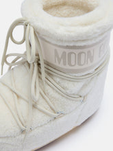 Load image into Gallery viewer, Icon Low Cream Fleece Boots
