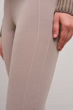 Load image into Gallery viewer, Daphne-Psw  -  Cashmere
