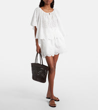 Load image into Gallery viewer, Fondaco Top - Bianca Broderie White
