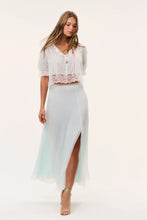 Load image into Gallery viewer, Maurelle Top - Eau De Nil

