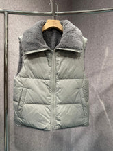 Load image into Gallery viewer, Vest Technical Fabric/Lamb  - Sirocco
