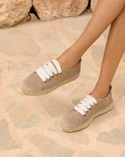Load image into Gallery viewer, Suede Lace-Up Hamptons Vinta  - Vintage Taupe
