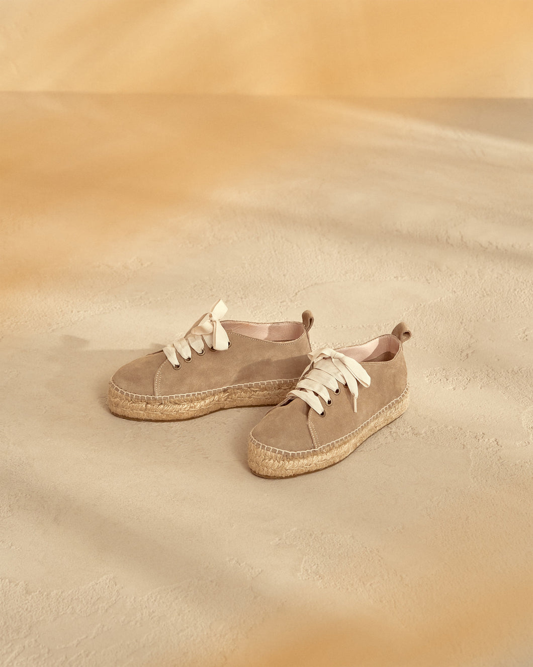 Suede Lace-Up Hamptons Vinta  - Vintage Taupe