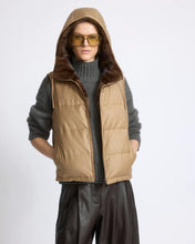Load image into Gallery viewer, Vest Loro Piana Fabric/Mink - Mochaccino
