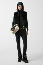 Load image into Gallery viewer, Yumi-D Outdoor Vests - Black 026
