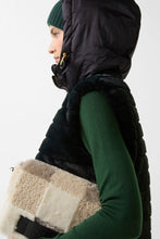 Load image into Gallery viewer, Yumi-D Outdoor Vests - Black 026
