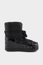 Load image into Gallery viewer, Trois Vallees 22 - Black
