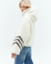Load image into Gallery viewer, Noelle faux-fur jacket - Snow White
